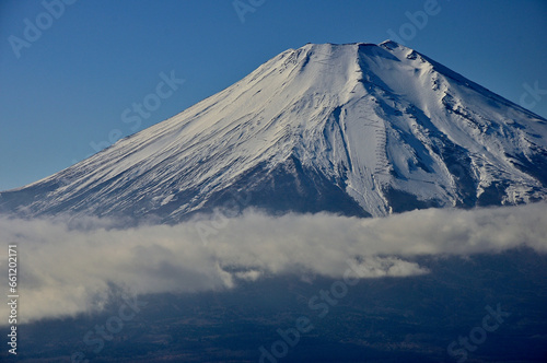 道志山塊の石割山より望む富士山 