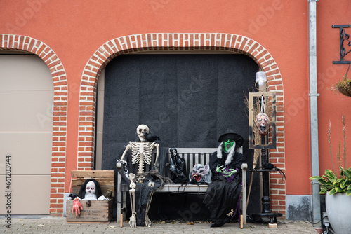 decorated ready house for Halloween, holiday, tradition of decorating the house on October 31 © Anna Kondratiuk
