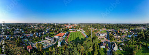 Obraz na płótnie Miasto Wodzisław Śląski na Śląsku w Polsce, panorama jesienią z lotu ptaka w bezchmurny dzień w salonie