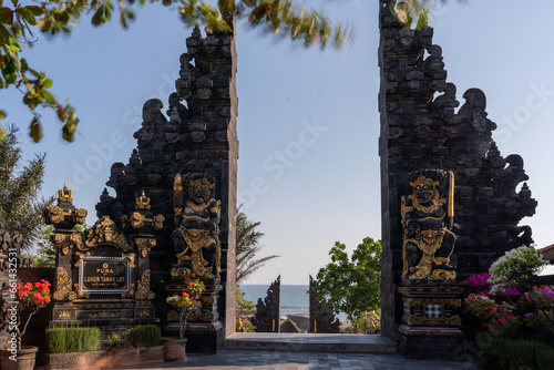 Temple Tanah Lot, Bali photo