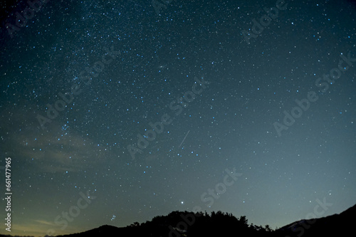 Ciel étoilé en montagne dans le Sud de la France photo