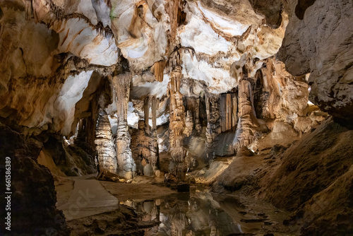 Grotte de Limousis, Limousis cave, Aude, Occitania 