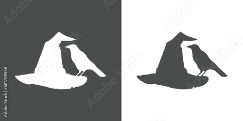 Logo con silueta de cuervo negro en sombrero de bruja para su uso en invitaciones y tarjetas de Halloween