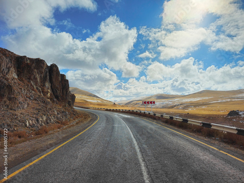 Принти на полотні Asphalt mountain track, turn on the road