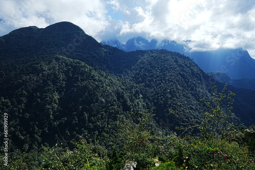 mountain path in Sapa, Vietnam - ベトナム サパ 山道