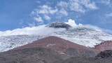 Volcán Cotopaxi, situado en el Ecuador es uno de los volcanes más activos. Además,  es muy visitado por turistas nacionales y extranjeros, ideal para escalar