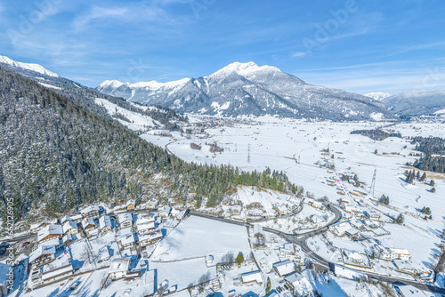 Biberwier in der Tiroler Zugspitz Arena von oben, Blick ins verschneite Ehrwalder Moos
