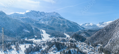 Biberwier in der Tiroler Zugspitz Arena von oben, Ausblick zum Wannig