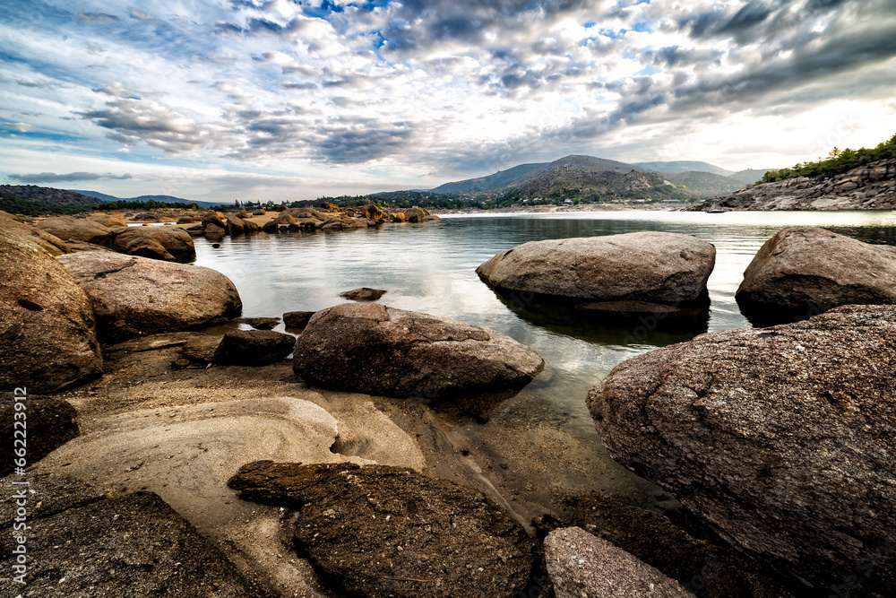 Amanecer en el embalse