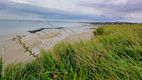 Gold Beach – Historischer Landungsstrand der Normandie mit künstlichem Mulberry-Hafen