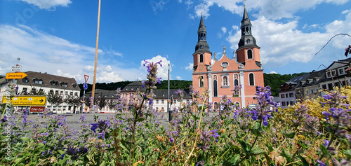 Außenansicht der Abtei Prüm in der Eifel – Historische Klosteranlage in idyllischer Umgebung