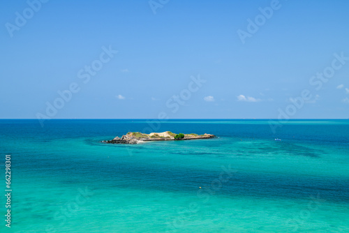 Fototapeta Naklejka Na Ścianę i Meble -  beautiful blue sea and sky viewpoint from Luklom beach, Samae San island, Sattahip, Chonburi,