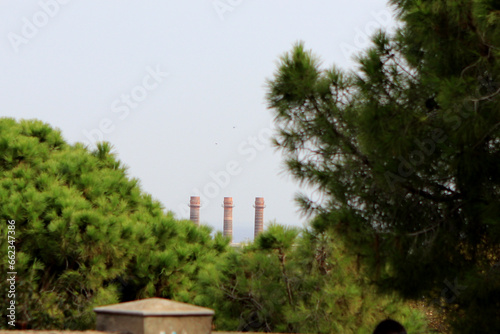 Vista de las chimeneas de Barcelona desde la Ciudadella 