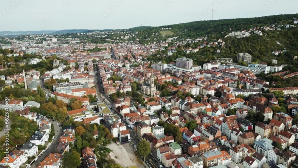 Cinematischer Drohnenflug auf die Erwin-Schöttle-Kirche in Stuttgart-Süd. Cinematischer Drohnenflug auf die Erwin-Schöttle-Kirche in Stuttgart-Süd.