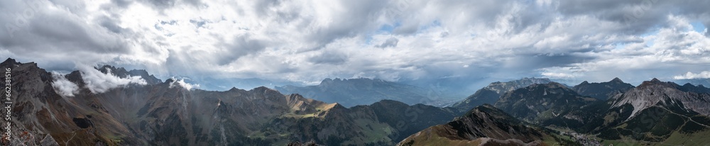 Malbun, Liechtenstein: Herbstliches Alpenpanorama vom Augustenberg (2358 m)