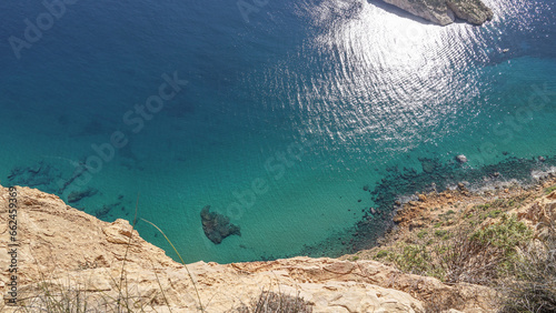 Fototapeta Naklejka Na Ścianę i Meble -  Acantilados de Sierra Helada en Benidorm , Alicante , Valencia