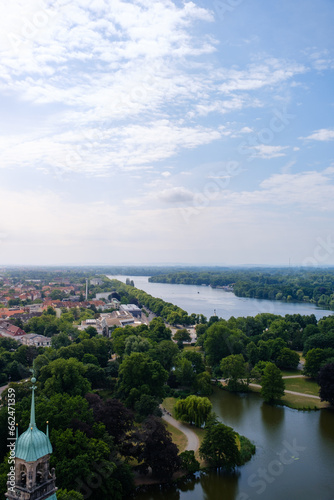 Hannover Stadt-Panorama über Seen