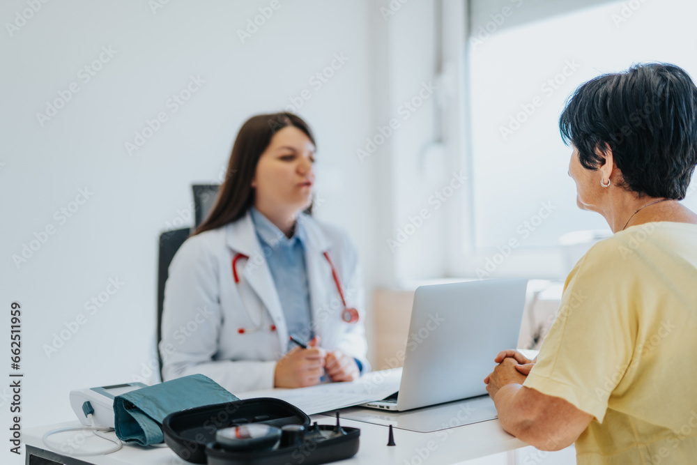 A caring doctor analyzes medical results, advises the patient with a positive diagnosis, and provides professional healthcare and treatment in a clinic or hospital. A caring doctor analyzes medical results, advises the patient with a positive diagnosis, and provides professional healthcare and treatment in a clinic or hospital.