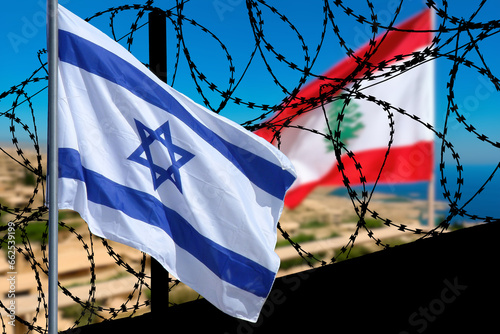 Grenze und Flaggen von Israel und Lebanon photo