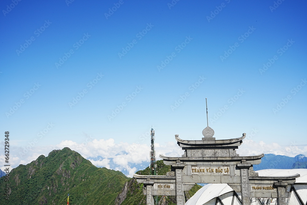 Fansipan Mountain called Roof of Indochina and Sea of Clouds in Sapa, Vietnam - ベトナム サパ ファンシーパン 山 Fansipan Mountain called Roof of Indochina and Sea of Clouds in Sapa, Vietnam - ベトナム サパ ファンシーパン 山