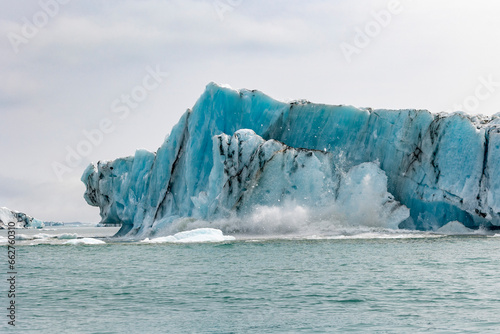 Eisberg bricht