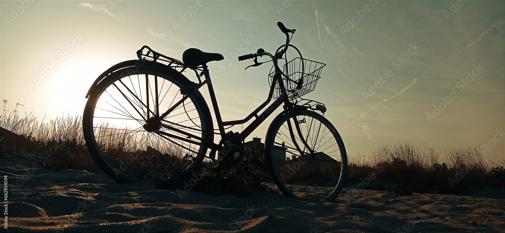 Obraz premium silhouette of a bicycle