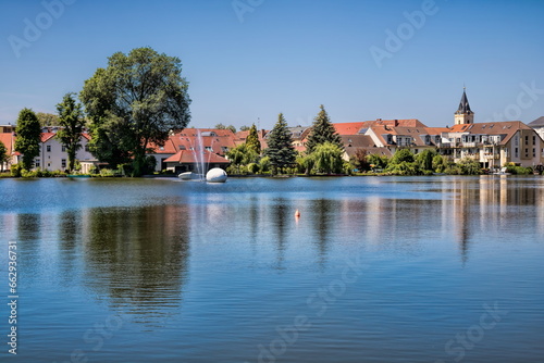 müllrose, deutschland - müllroser see mit stadtbild