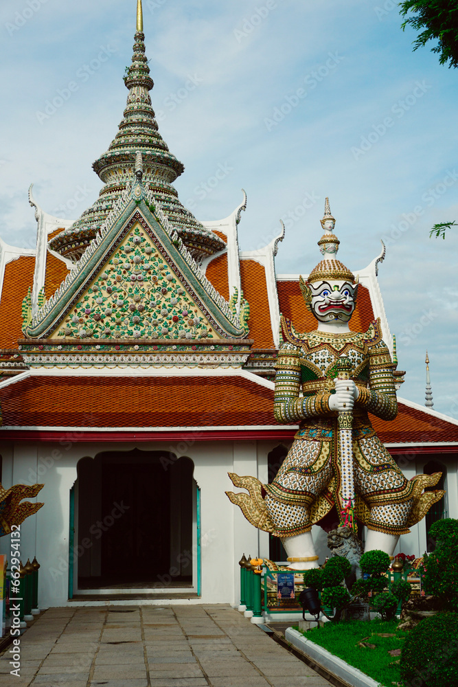 Fototapeta premium Buddhist Temple