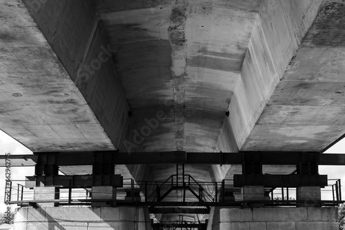 Concrete and steel details of a bridge span, perspective view