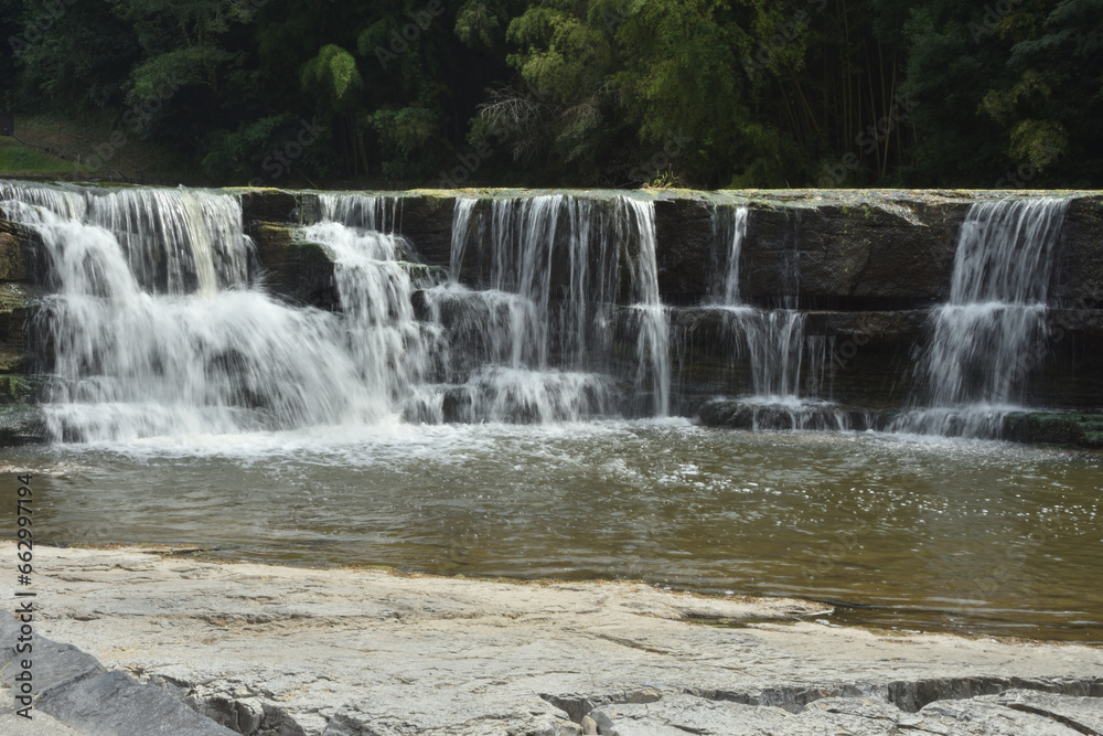 Fototapeta premium 三木のナイアガラ(黒瀧)