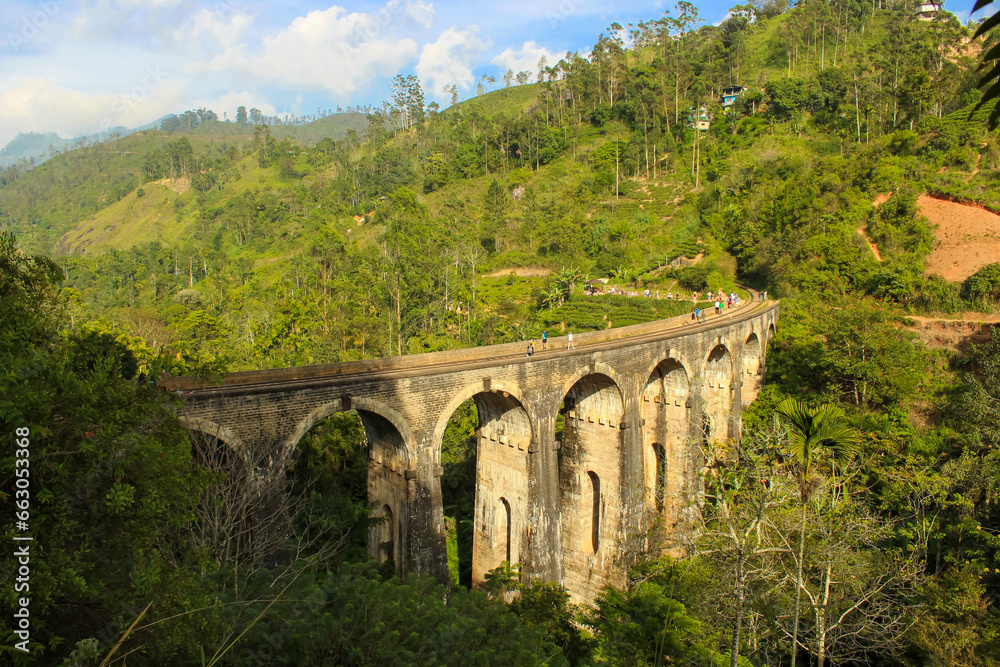 Discovering Nine Arch Bridge and the surrounding tea fields in Ella, Sri Lanka