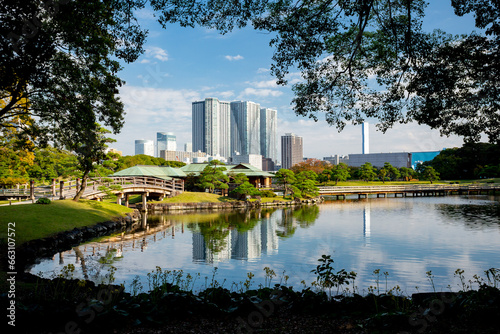 Canvas Print Hama-rikyu gardens in Tokyo, Japan