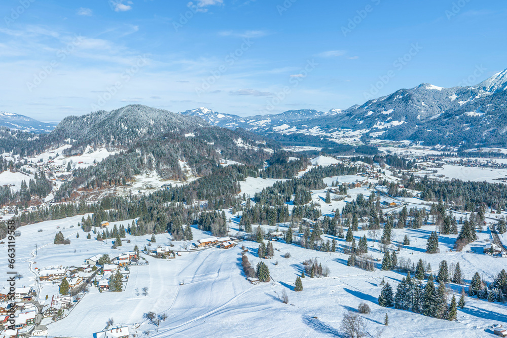 Ausblick ins winterliche Oberallgäu nahe Oberstdorf