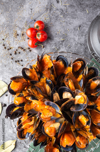 mussels with tomato photo