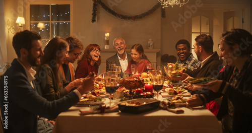Tablou canvas Multi-Generational Family Members Share Funny Stories and Joy During a Christmas Turkey Dinner