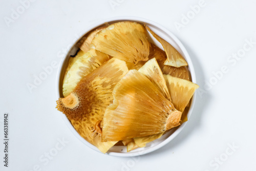 Breadfruit chips (Indonesia : Keripik sukun) are food made from breadfruit which is thinly sliced and then fried until dry and crispy. It tastes salty and is usually given a savory onion aroma.