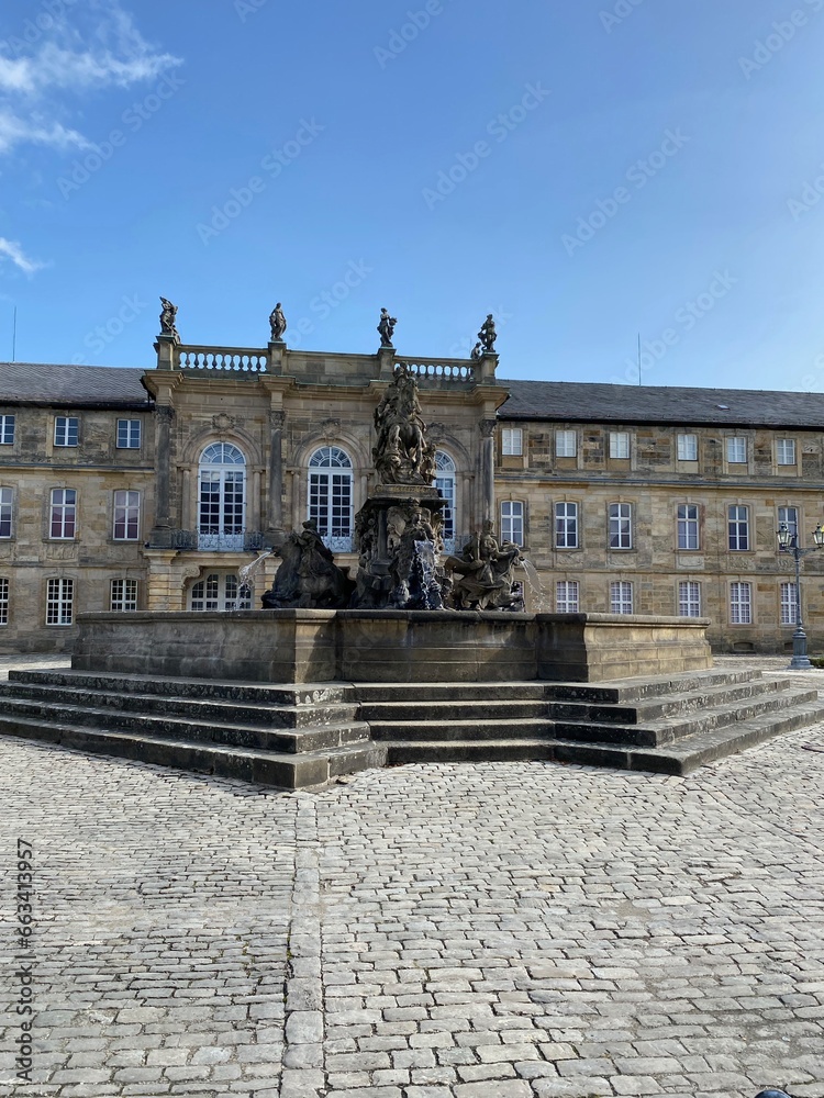 Fototapeta premium Der Markgrafenbrunnen vor dem Neuen Schloss in Bayreuth