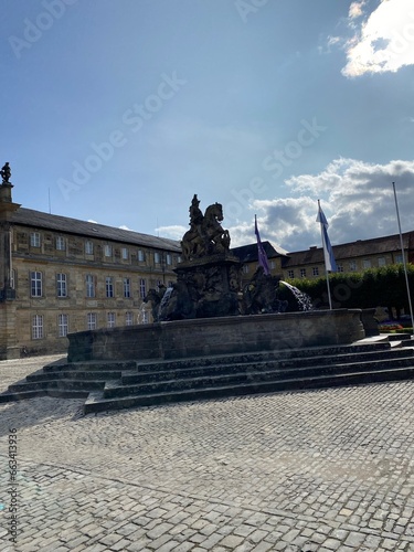 Das Zentrum von Bayreuth, der Marktgrafenbrunnen vor dem Neuen Schloss
