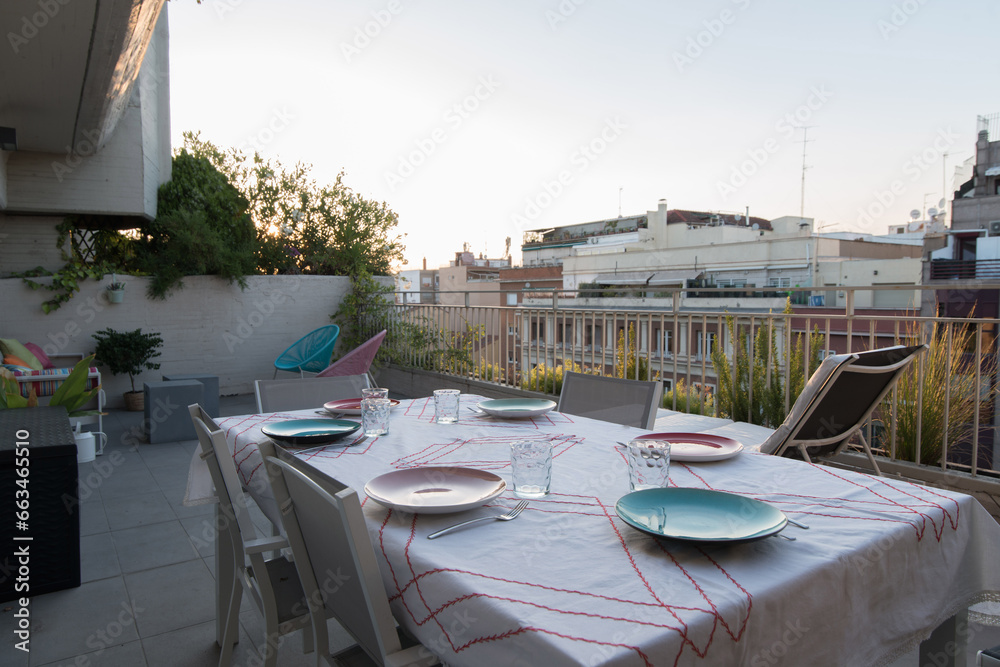 Private terrace with table ready to eat