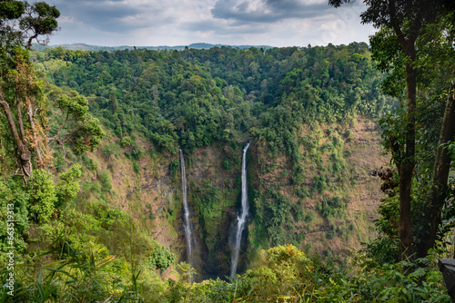 Fotografija Tad Fane twin waterfalls and tropical forest,an iconic beauty spot,near Pakse,southern Laos, Southeast Asia