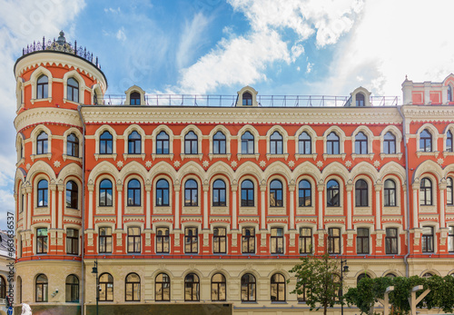 The building of the former tenement house of the Trinity-Sergius Lavra compound on Ilyinka Street in Moscow