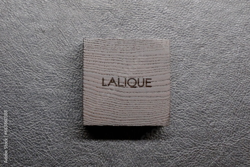 LALIQUE ENCRE NOIR EAU DE TOILETTE CAP photo