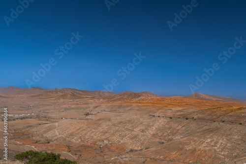 Panorama unendliche Landschaft Fuerteventura  Kanaren  photo