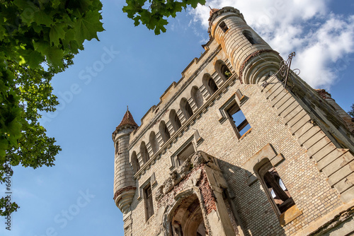 abandoned estate of Khrapovitsky photo