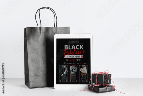 Tablet computer with Black ...