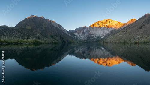 Canvas Print Convict Lake alpenglow and reflection