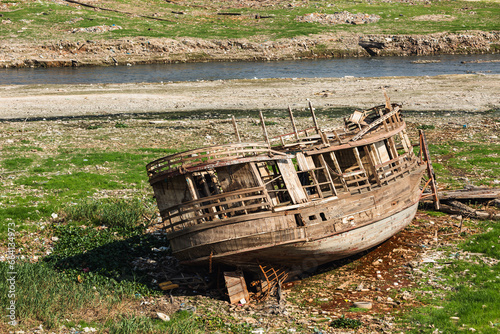 AMAZONAS, DRY - Houseboats are stranded on the edge of the region known as Manaus Moderna, the city's port region, during the drought on the Rio Negro. The Amazon region suffers from a severe drought 