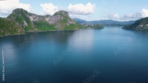 Wallpaper Mural Seascape view of Bacuit bay archipelago islands in El Nido, philippines. Aerial panning Torontodigital.ca