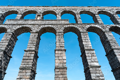 Photos Acueducto romano de Segovia con 2000 años de antigüedad, las piedras están cortadas tan perfectas que no tienen cemento, se sujetan por la gravedad y su propio peso