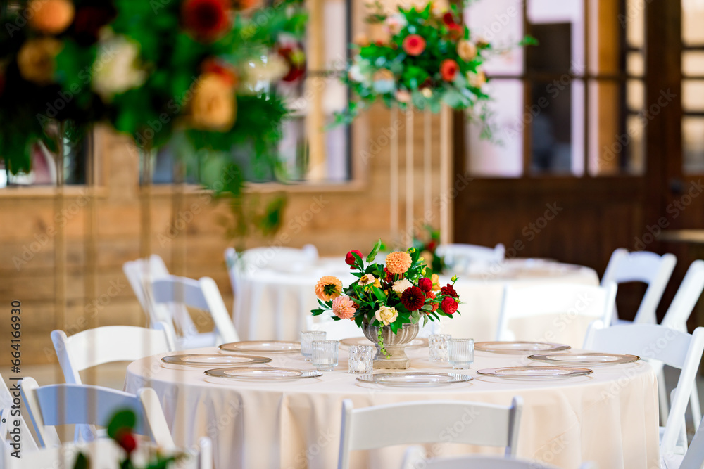 Table Setting Flowers at Wedding Reception Table Setting Flowers at Wedding Reception